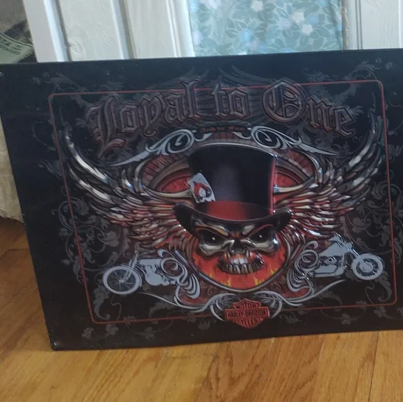 Harley Davidson melt sings